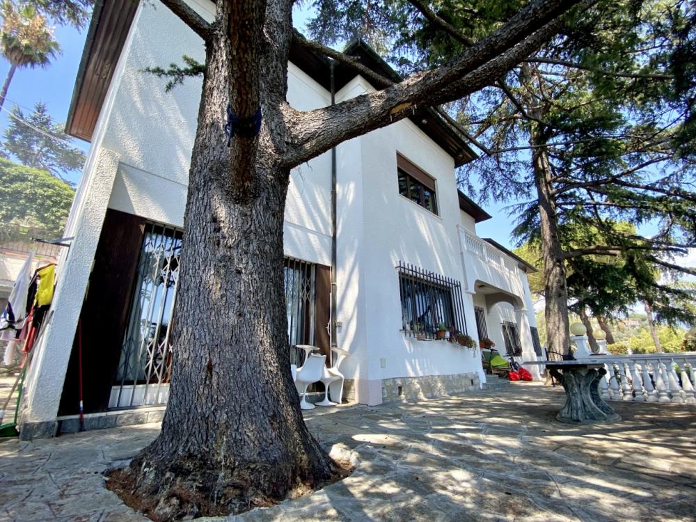 Villa indipendente plurilocale in vendita a diano-marina