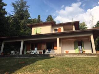Villa plurilocale in vendita a Montignoso