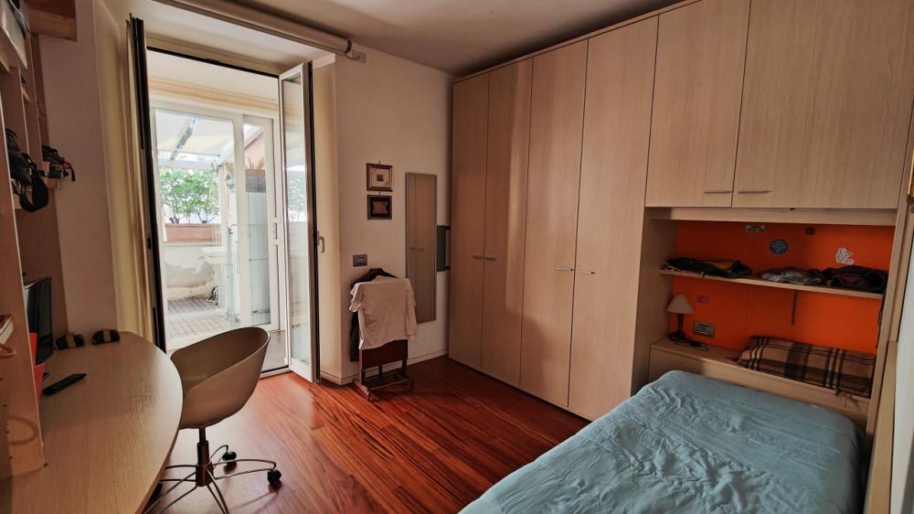 Appartamento plurilocale in vendita a vado-ligure