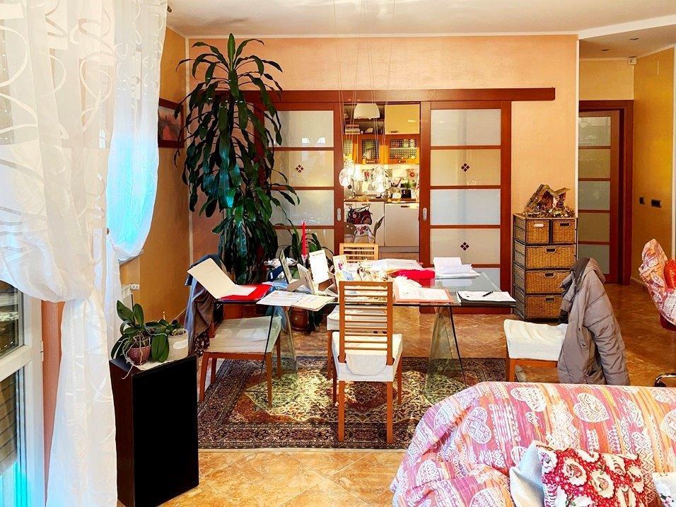 Appartamento quadrilocale in vendita a Villetta