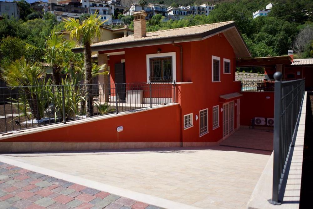 Villa indipendente quadrilocale in affitto a san-felice-circeo