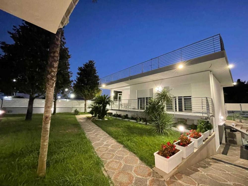Villa indipendente plurilocale in vendita a san-felice-circeo