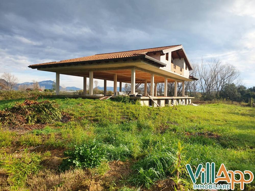 Villa plurilocale in vendita a Fondi