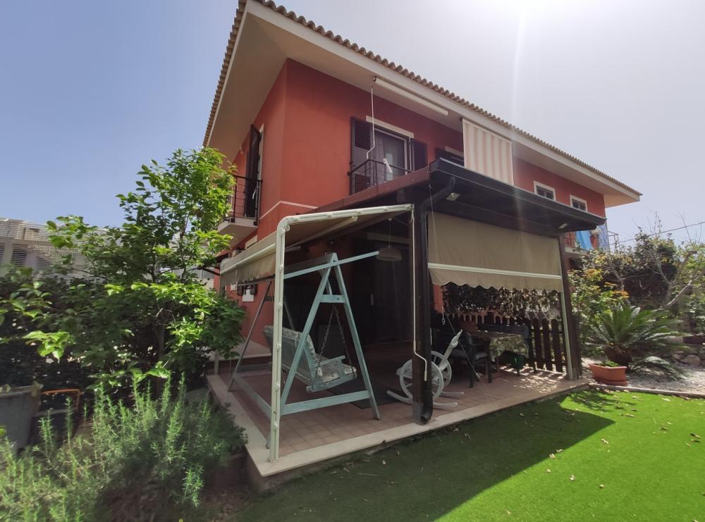 Villa indipendente plurilocale in vendita a siracusa