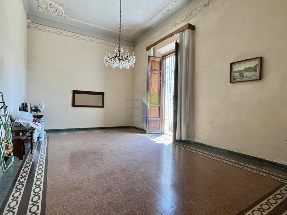 Villa indipendente plurilocale in vendita a livorno