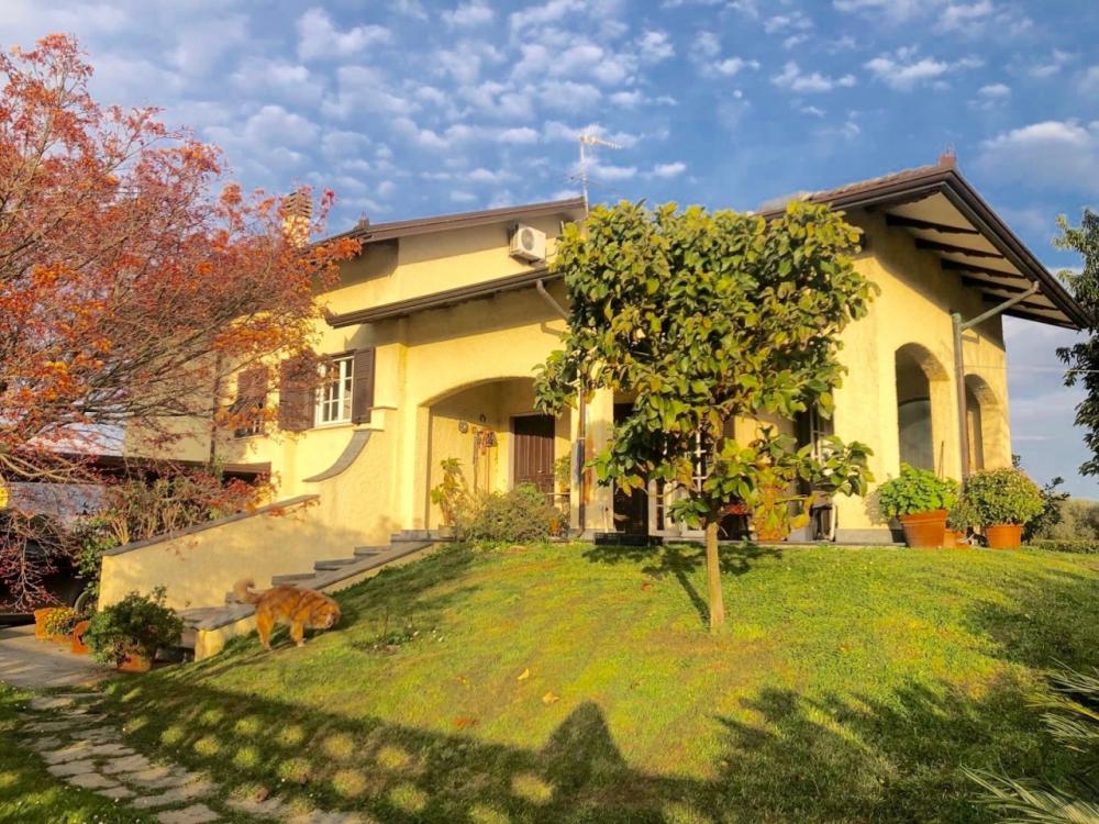 Villa indipendente plurilocale in vendita a ameglia