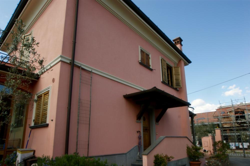 Villa indipendente plurilocale in vendita a sarzana