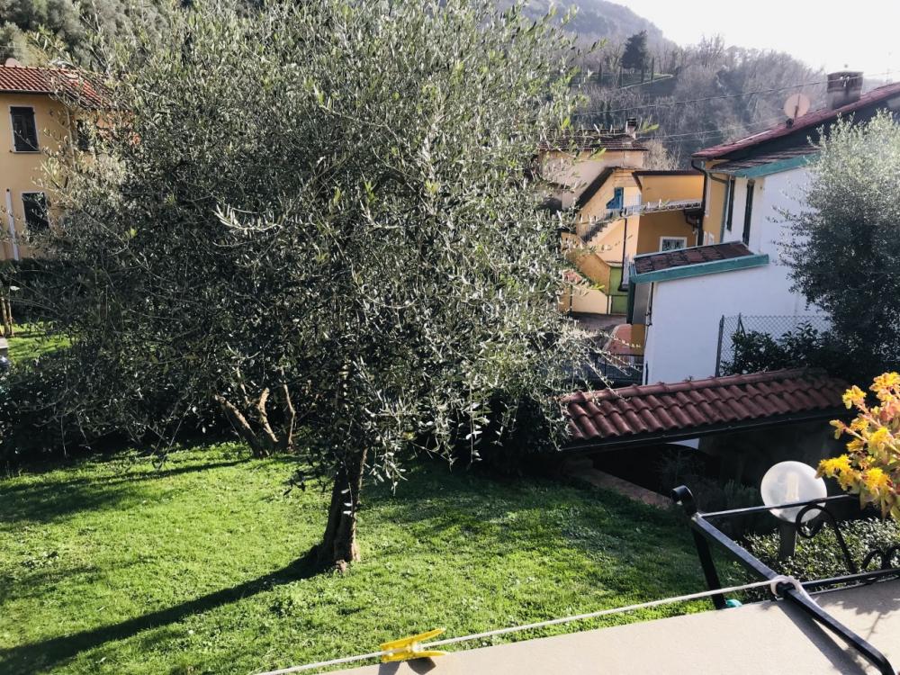 Villa indipendente plurilocale in vendita a Valdicastello carducci