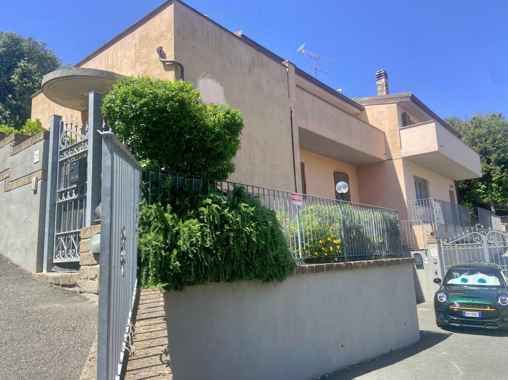 Casa plurilocale in vendita a Livorno