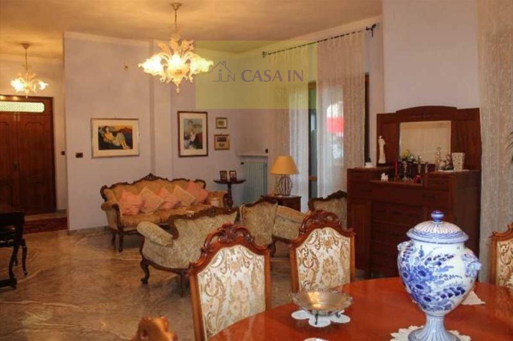 Villa plurilocale in vendita a montesilvano