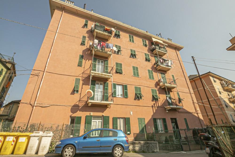 Appartamento plurilocale in vendita a Pontedecimo