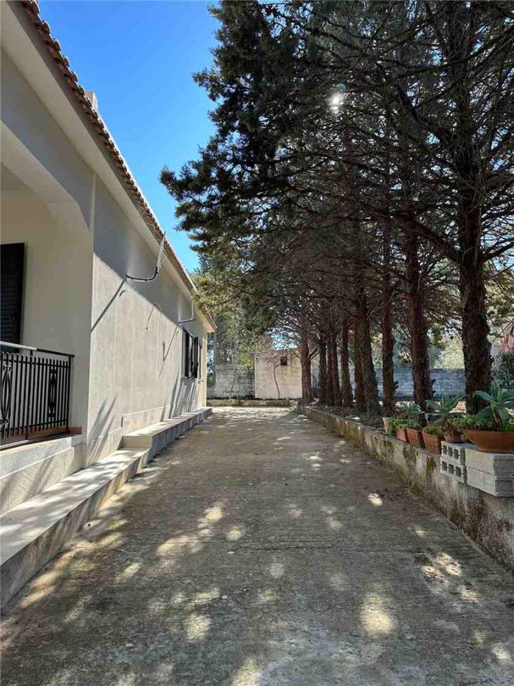 Villa indipendente plurilocale in vendita a Avola