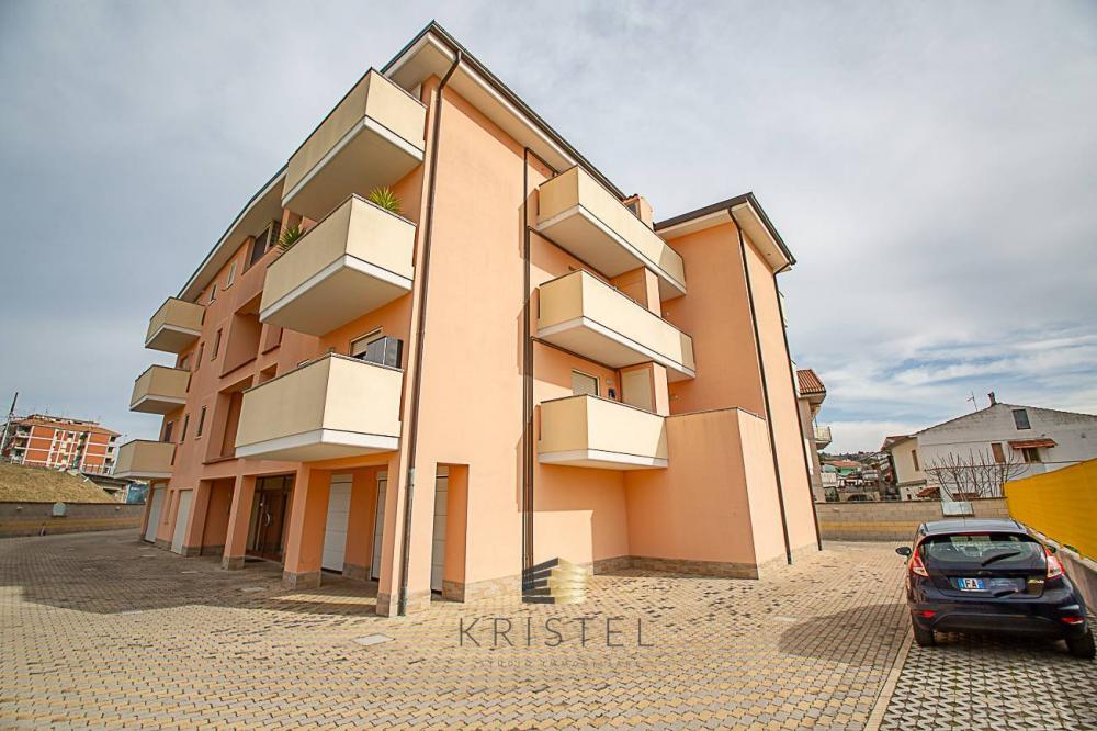 Appartamento trilocale in vendita a Pescara