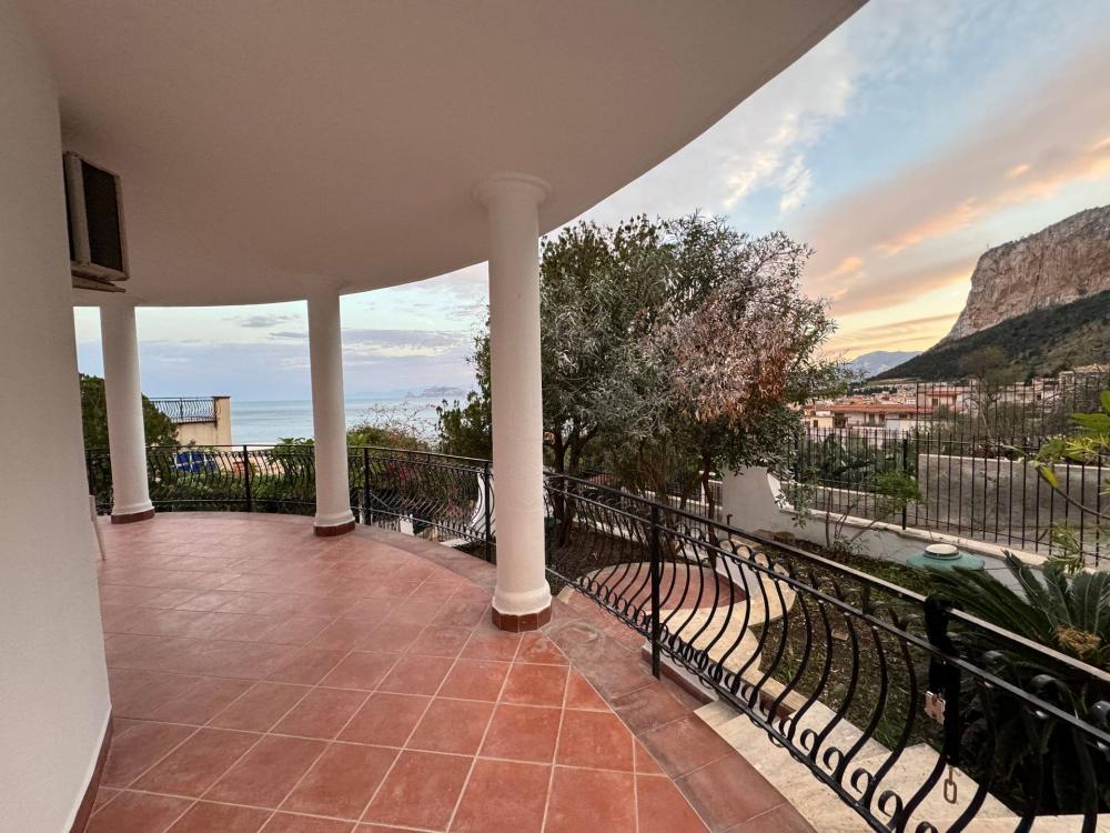 Villa indipendente plurilocale in vendita a Palermo