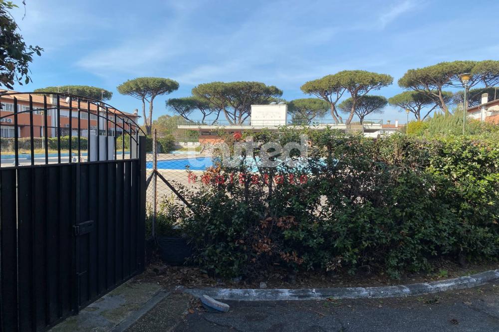 Villaschiera plurilocale in vendita a Roma