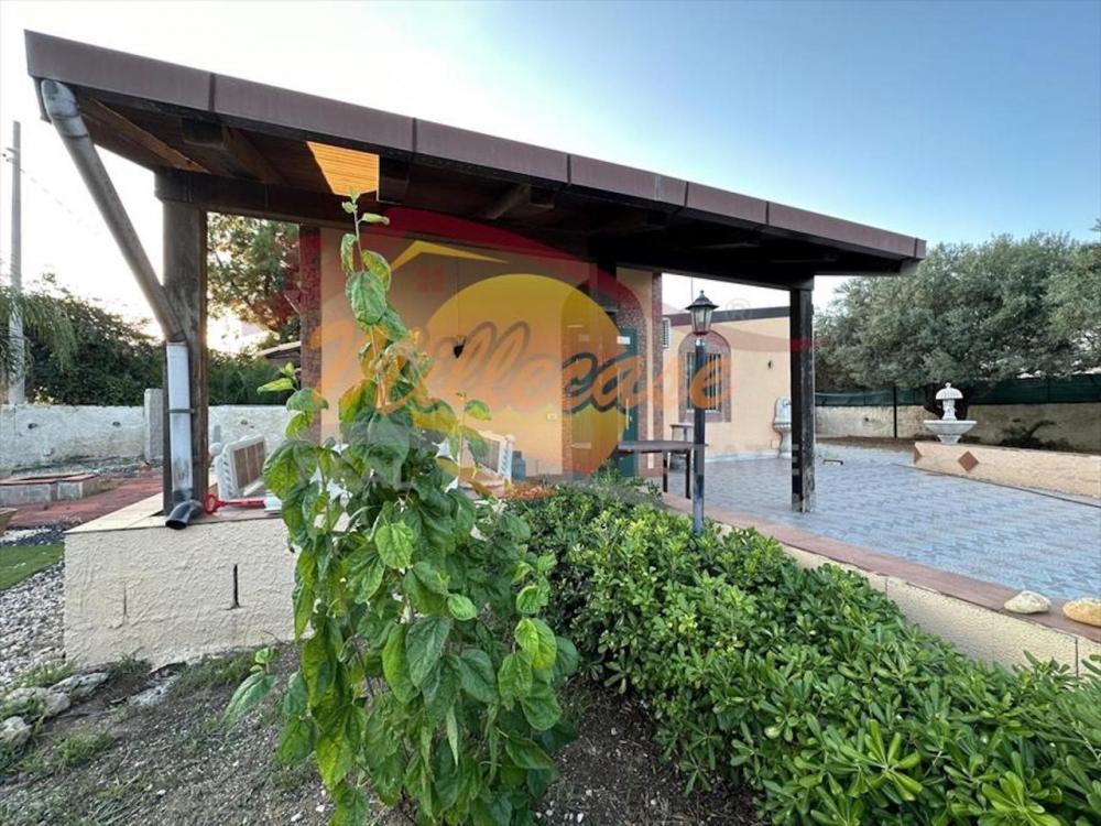 Villa indipendente quadrilocale in vendita a siracusa