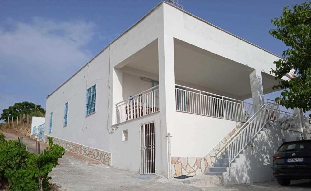 Villa indipendente plurilocale in vendita a Alcamo marina