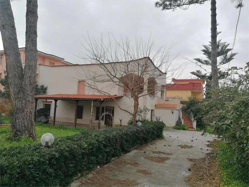 Villa plurilocale in vendita a castel-volturno