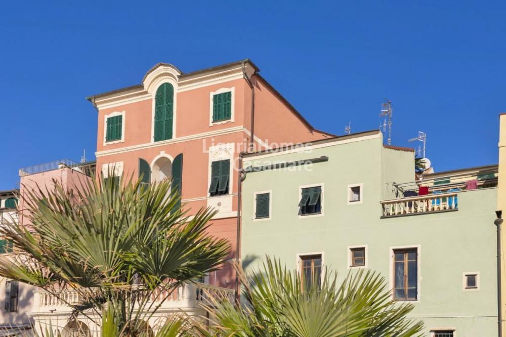 Appartamento quadrilocale in vendita a Riva Ligure