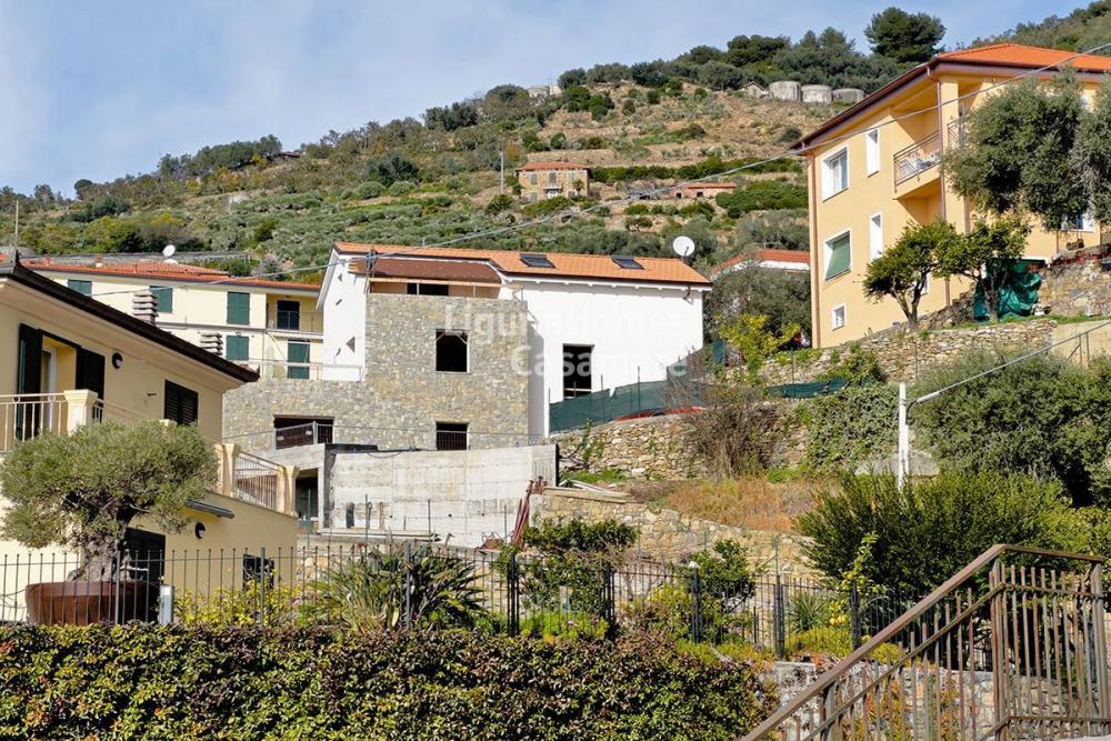 Appartamento quadrilocale in vendita a Santo Stefano al Mare