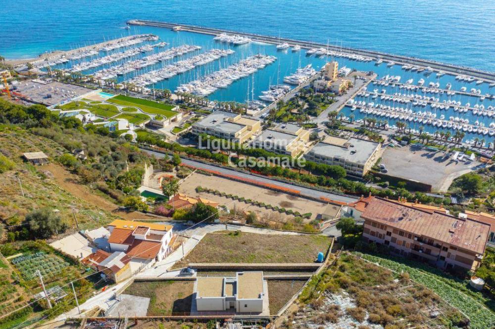 Villa indipendente plurilocale in vendita a Santo Stefano al Mare