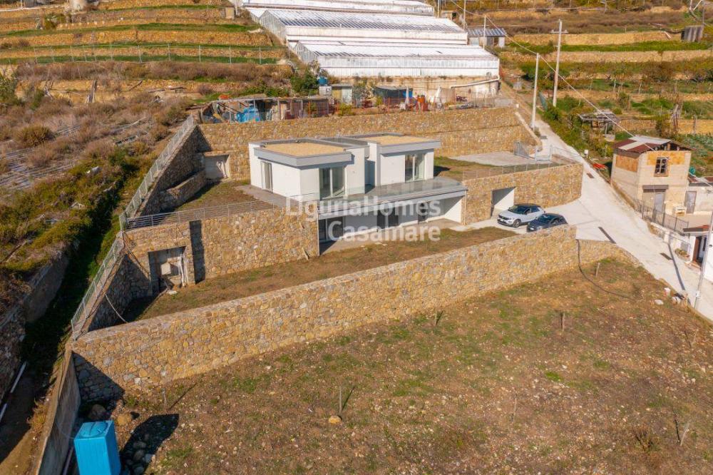Villa indipendente plurilocale in vendita a Santo Stefano al Mare