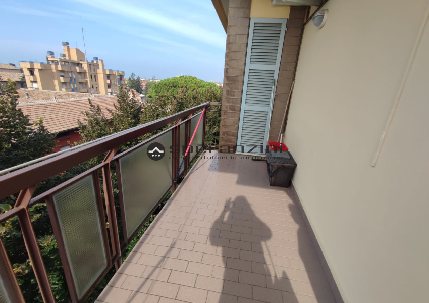 balcone - Appartamento quadrilocale in vendita a fano