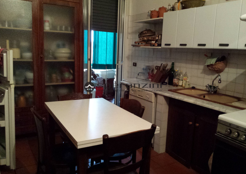 cucina - Appartamento quadrilocale in vendita a fano