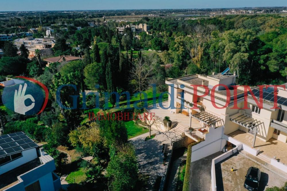 Villa indipendente plurilocale in vendita a lecce