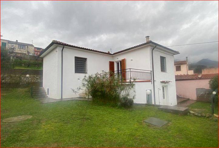 Villa indipendente plurilocale in vendita a Marciana Marina