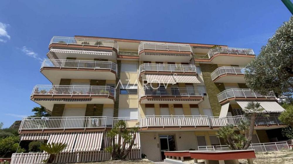 ef1d0161749687718dd1da35989a13b1 - Appartamento quadrilocale in vendita a Sanremo