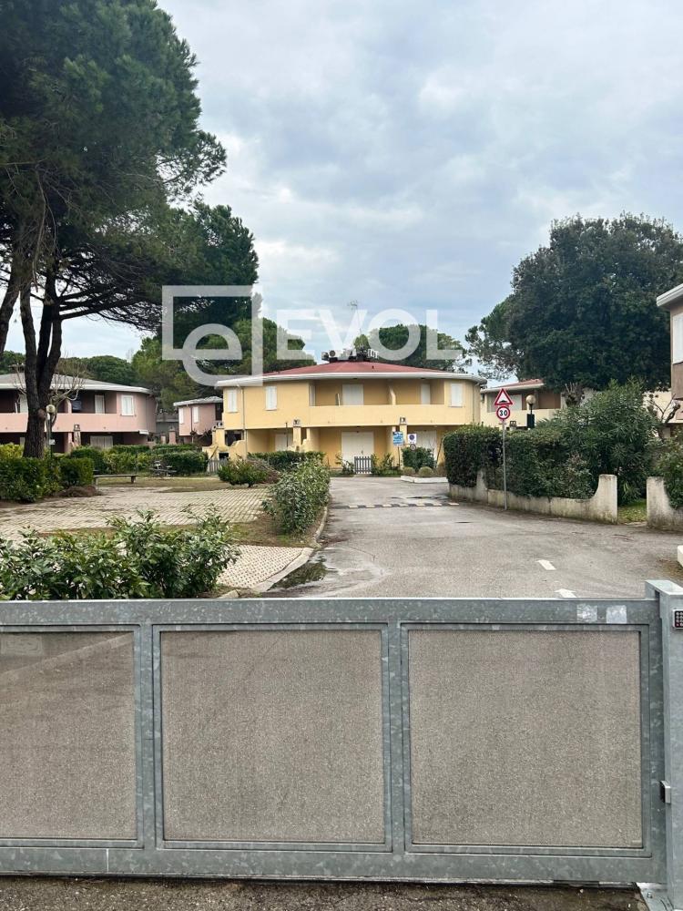 Villaschiera trilocale in vendita a Lignano Sabbiadoro