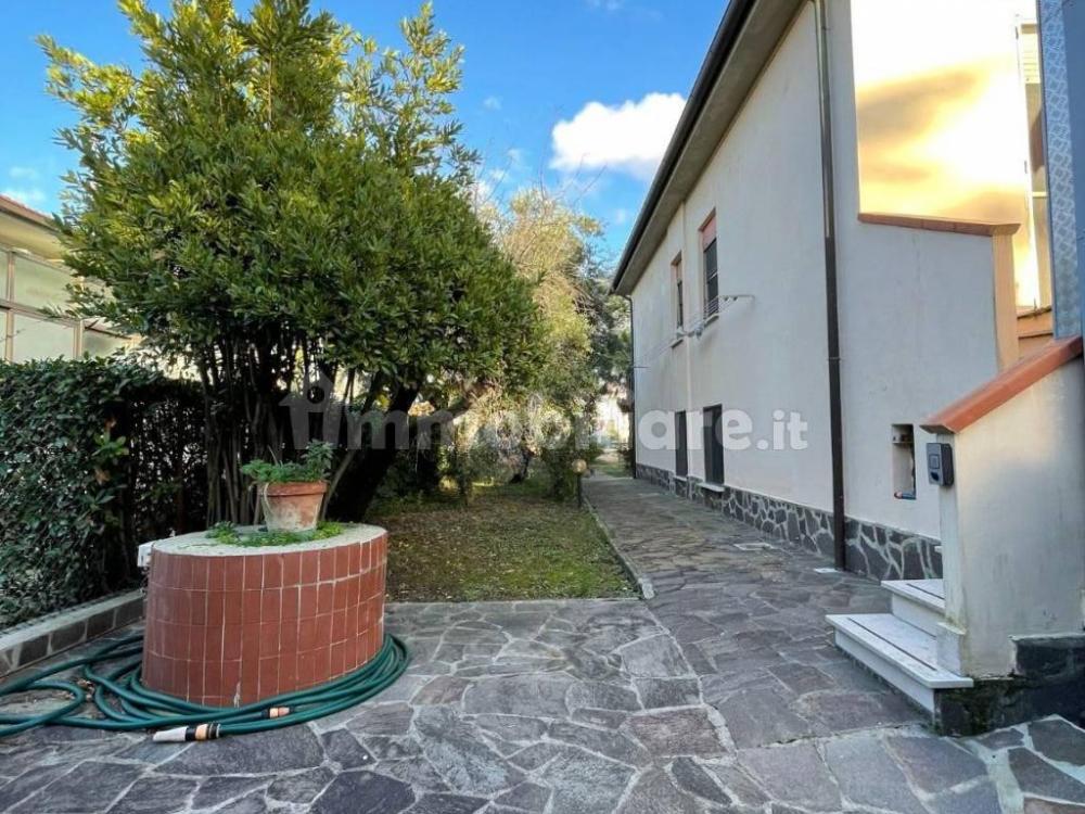 Villa quadrilocale in vendita a Livorno