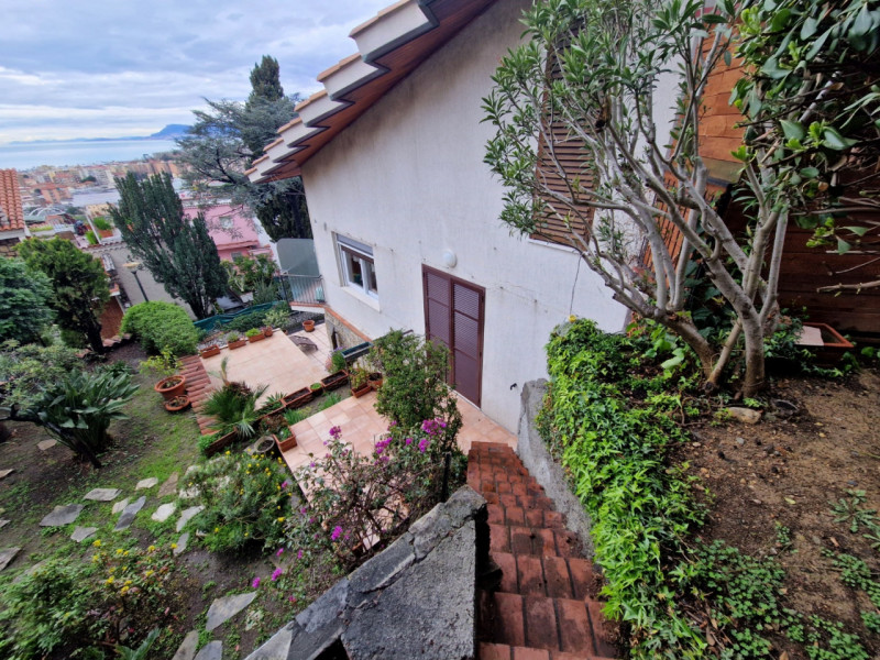 Villa plurilocale in vendita a vallecrosia