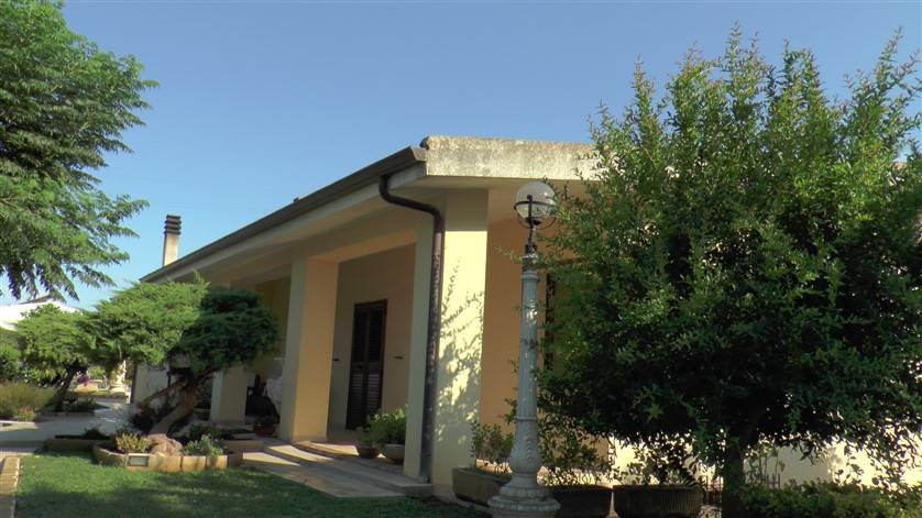Villa quadrilocale in vendita a Sassari