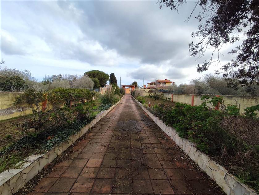 Villa plurilocale in vendita a Sassari
