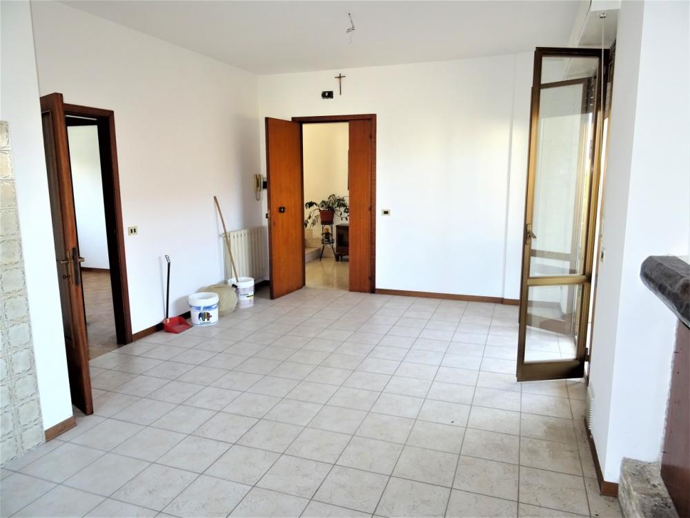 Appartamento trilocale in vendita a montemarciano
