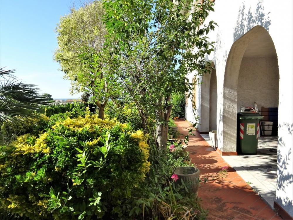 Villa indipendente plurilocale in vendita a montemarciano