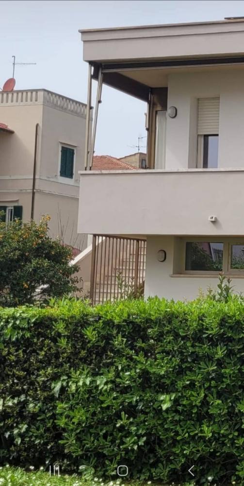 Villa indipendente plurilocale in vendita a Pisa