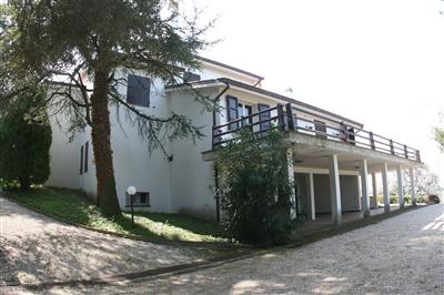 Villa plurilocale in vendita a fano