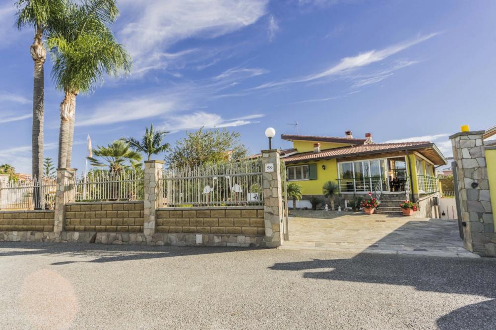 Villa indipendente plurilocale in vendita a barcellona pozzo di gotto