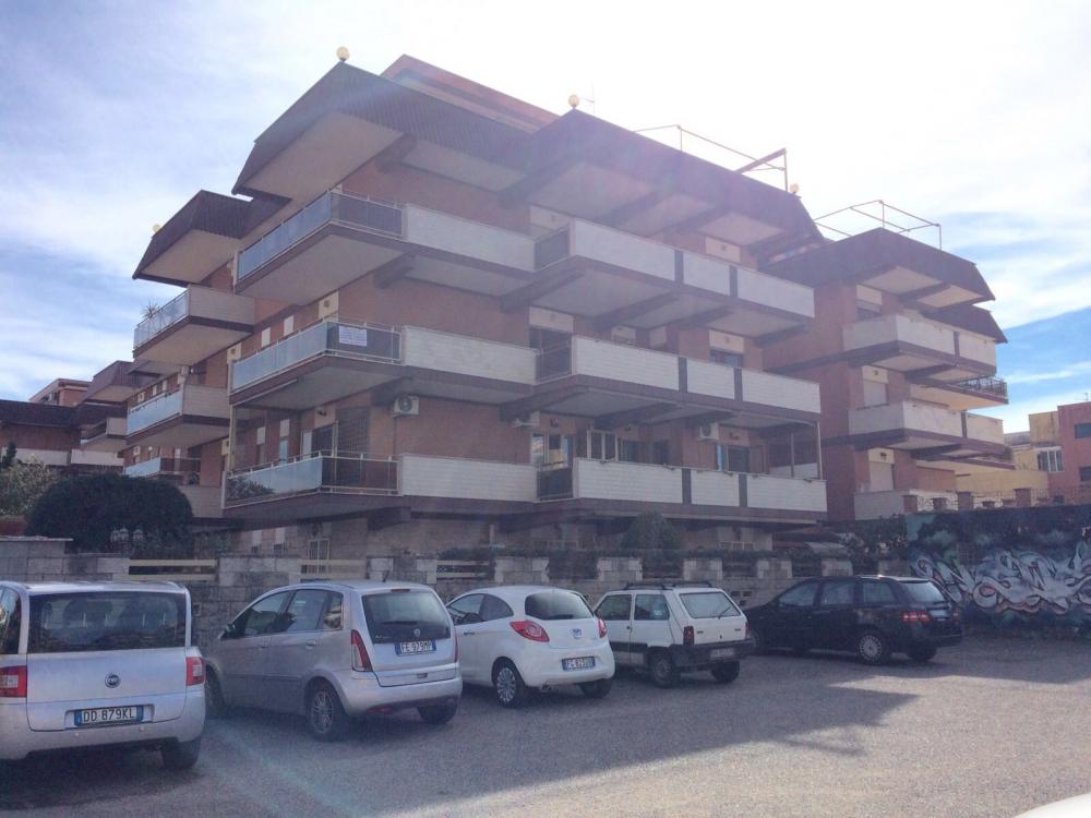 Appartamento trilocale in vendita a Pomezia