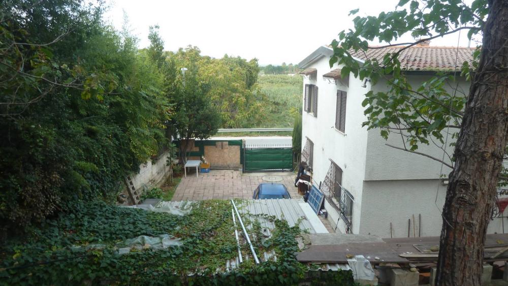 Villa indipendente plurilocale in vendita a Martinsicuro