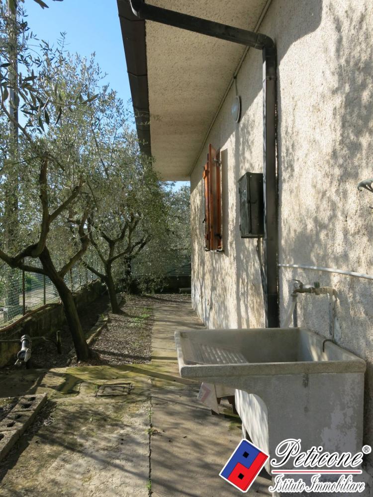 Villa plurilocale in affitto a Fondi