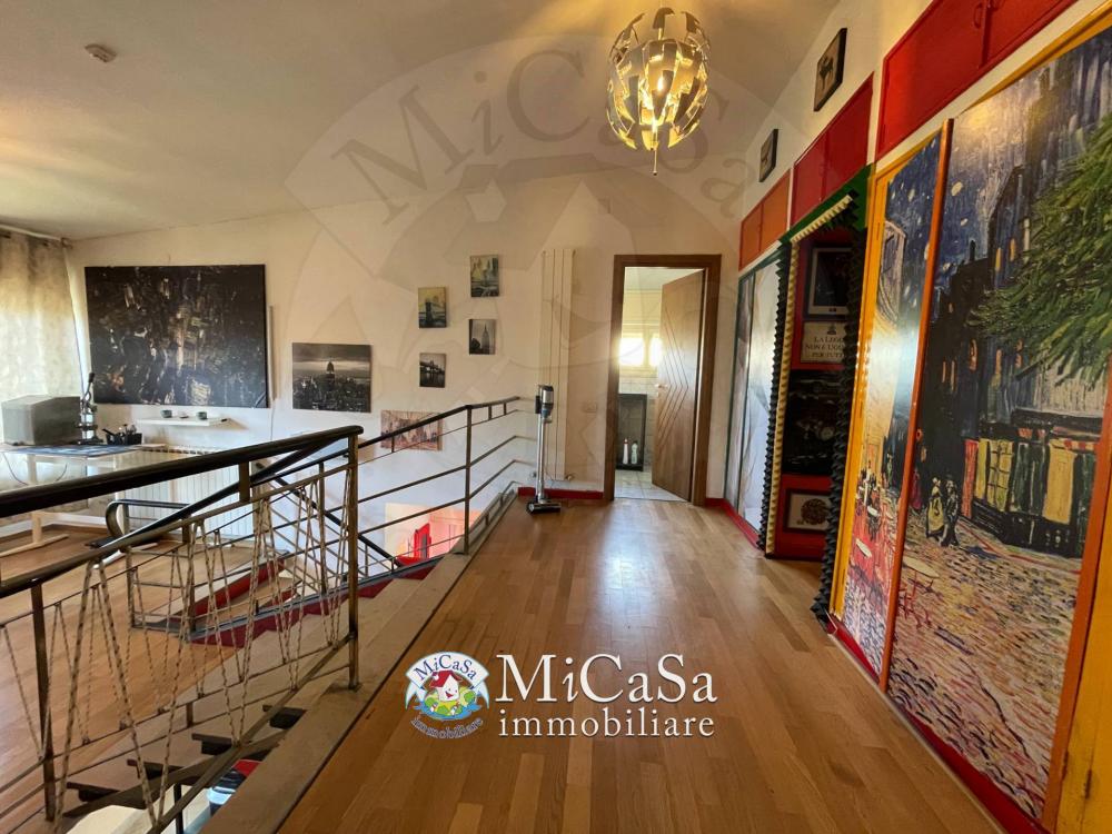 Villa plurilocale in vendita a Pisa