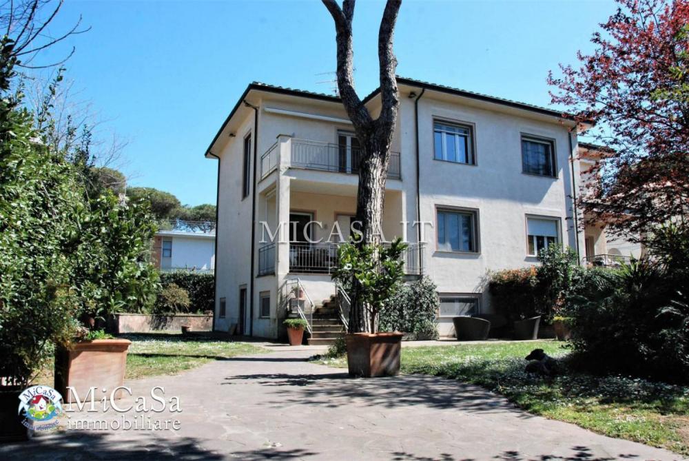 Villa indipendente plurilocale in vendita a Pisa