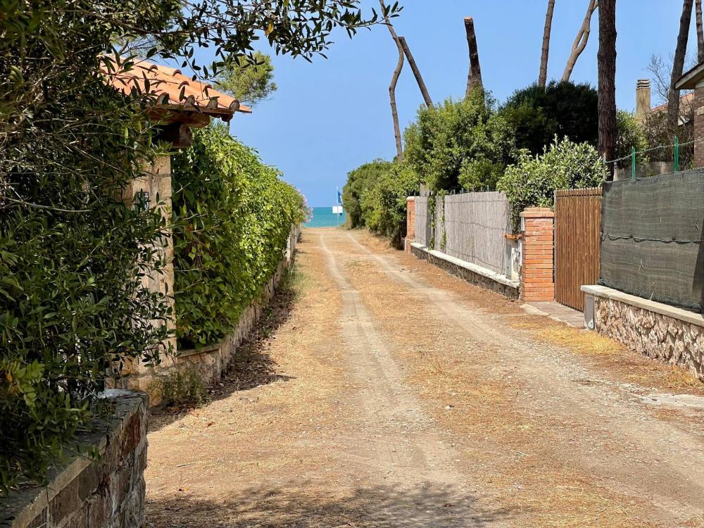 Villa indipendente plurilocale in vendita a Orbetello