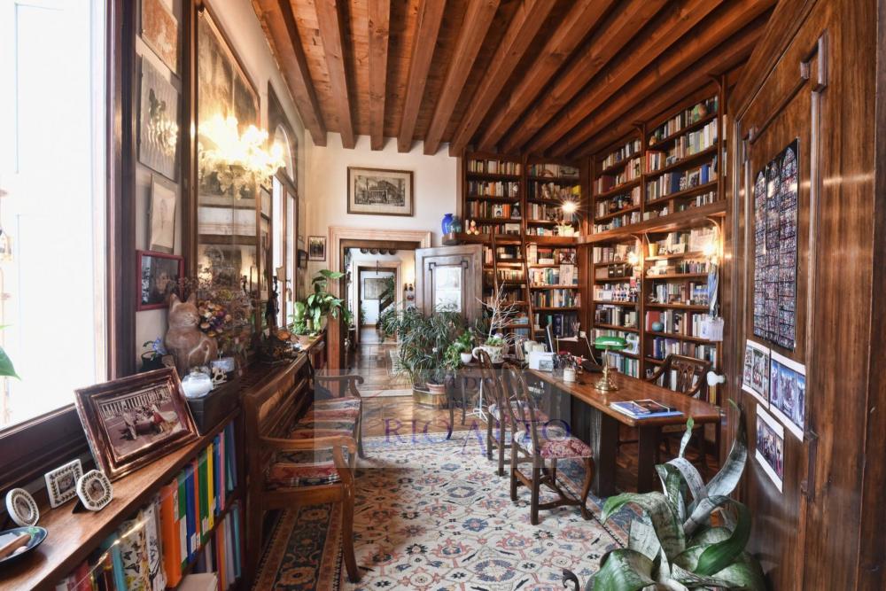 Villa plurilocale in vendita a Venezia
