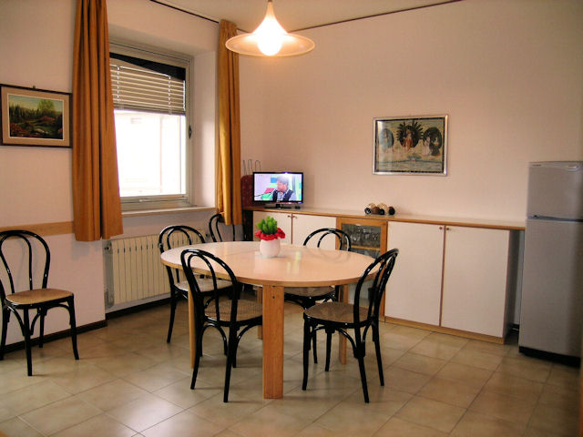 Soggiorno - Appartamento bicamere in affitto a Grado