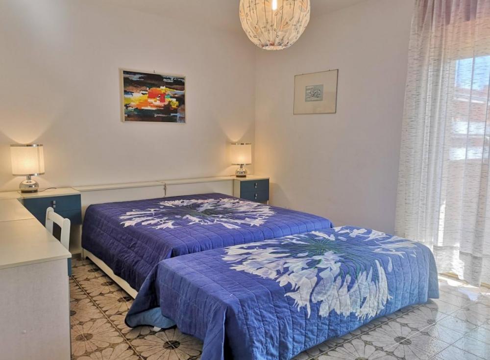 Camera a 3 letti - Appartamento bicamere in affitto a Grado Città Giardino